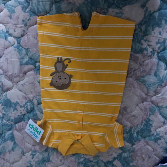 3-6 months & 6 months clothing - Picture 3 of 8